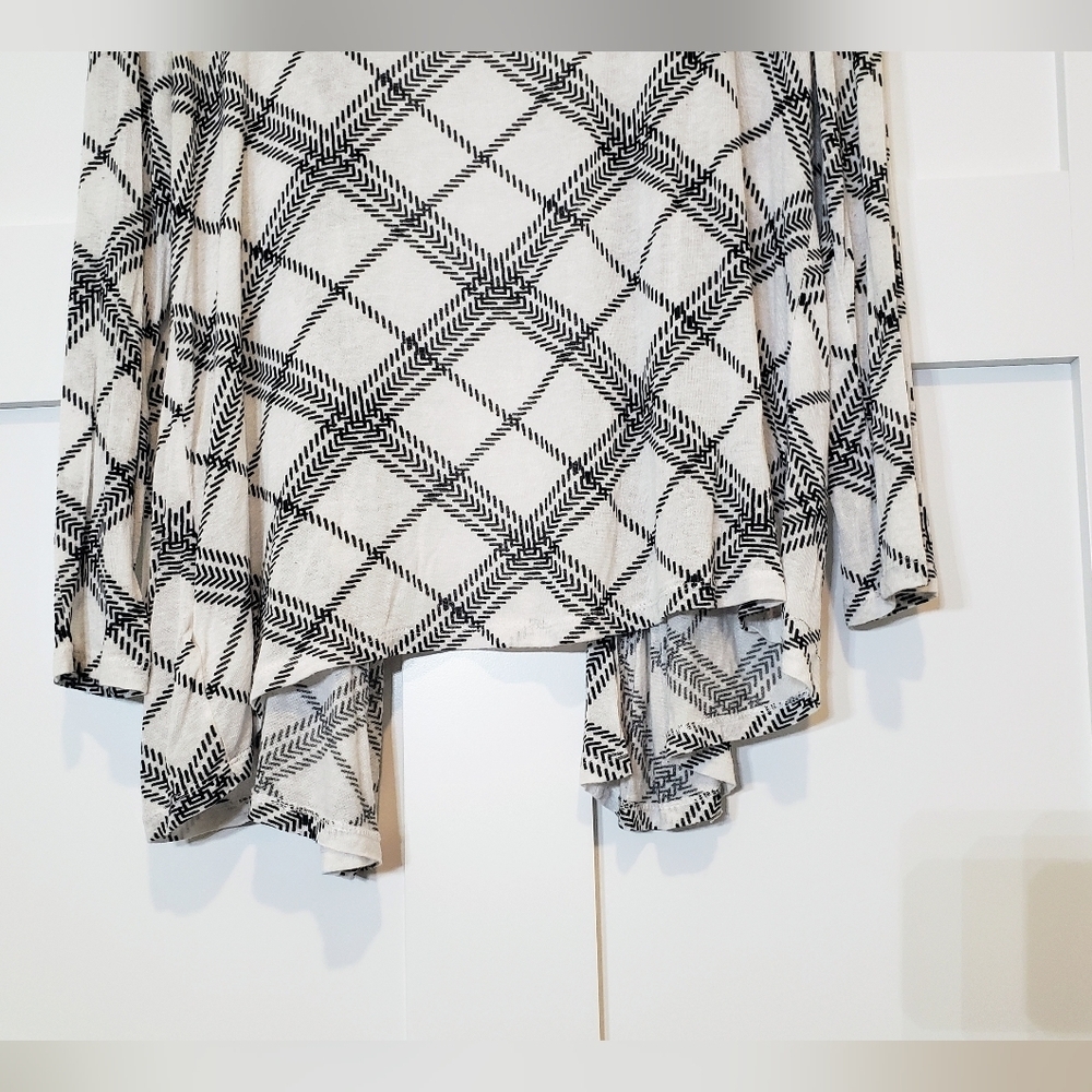 Mud Pie Open Front Cardigan Size Medium Black White Stretch Diamond Prin… - Picture 6 of 9